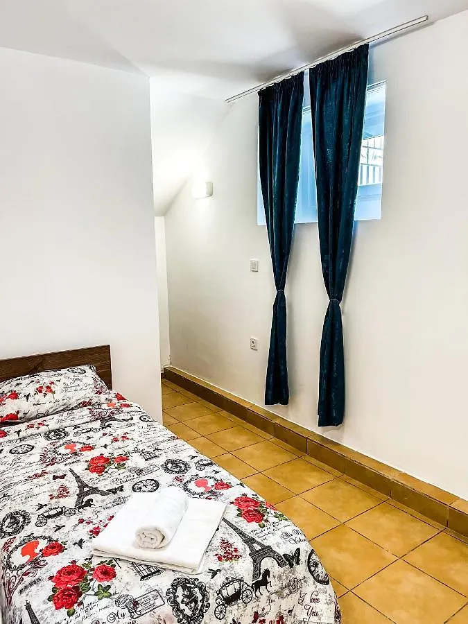 Private Rooms In Silvy'S Pretty House Burgas Bulgaria